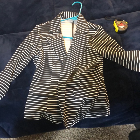 Blazer - Picture 3 of 3